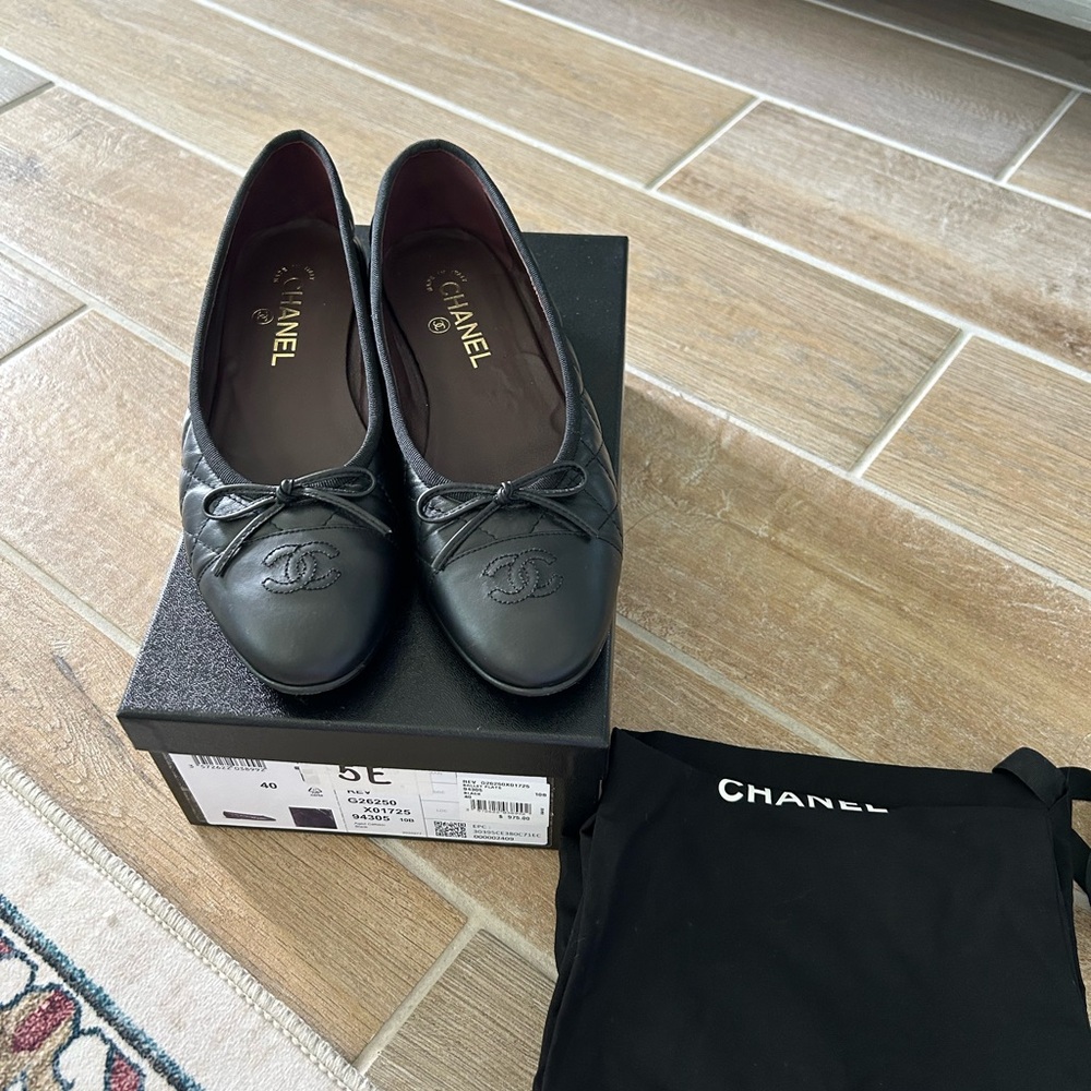 Worn Once CHANEL Black Quilted Ballet Flats 40 - Picture 2 of 10